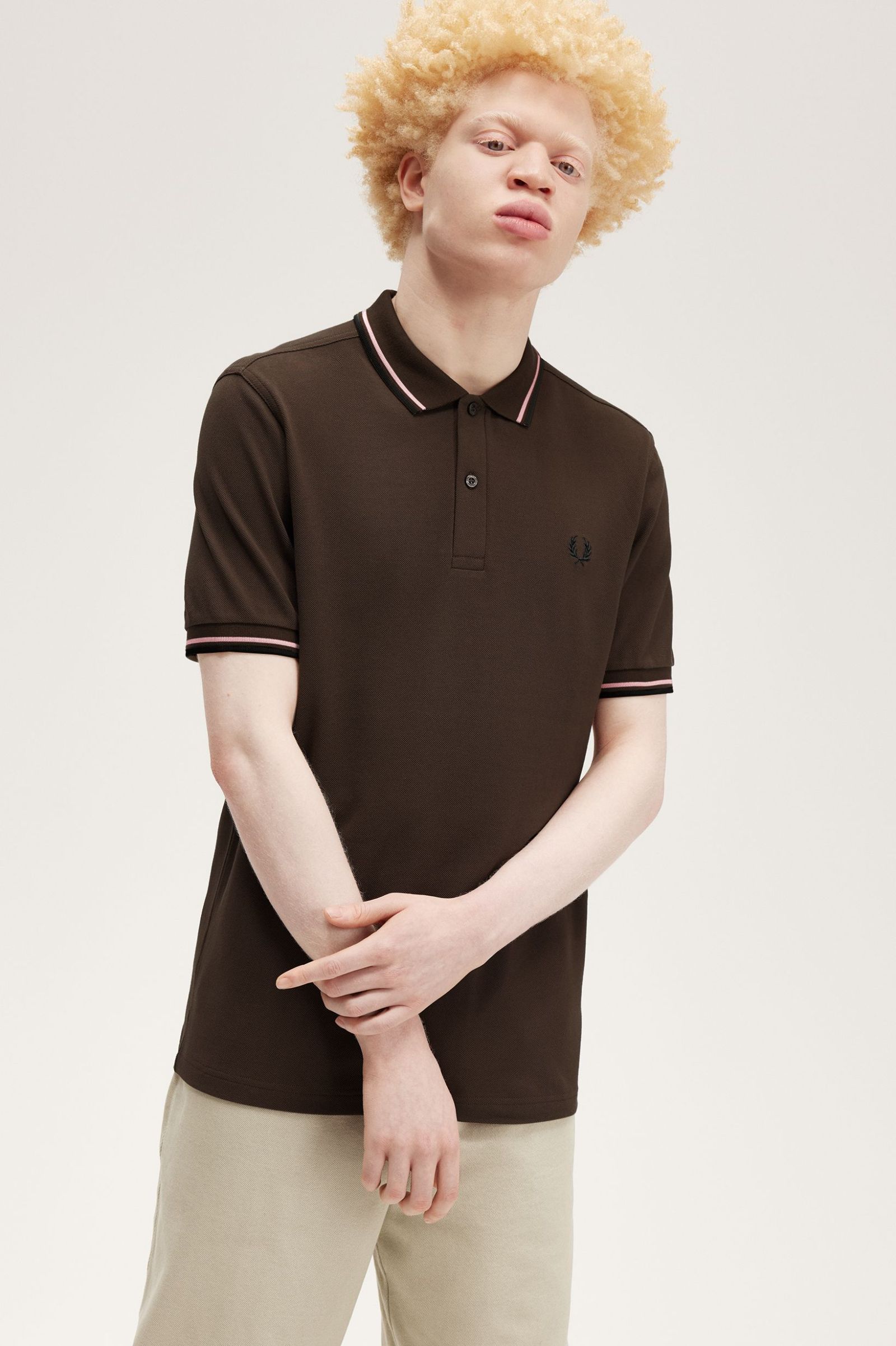 Fred Perry Polo Burnt Tobacco / Dark Pink / Black – DeadRockers