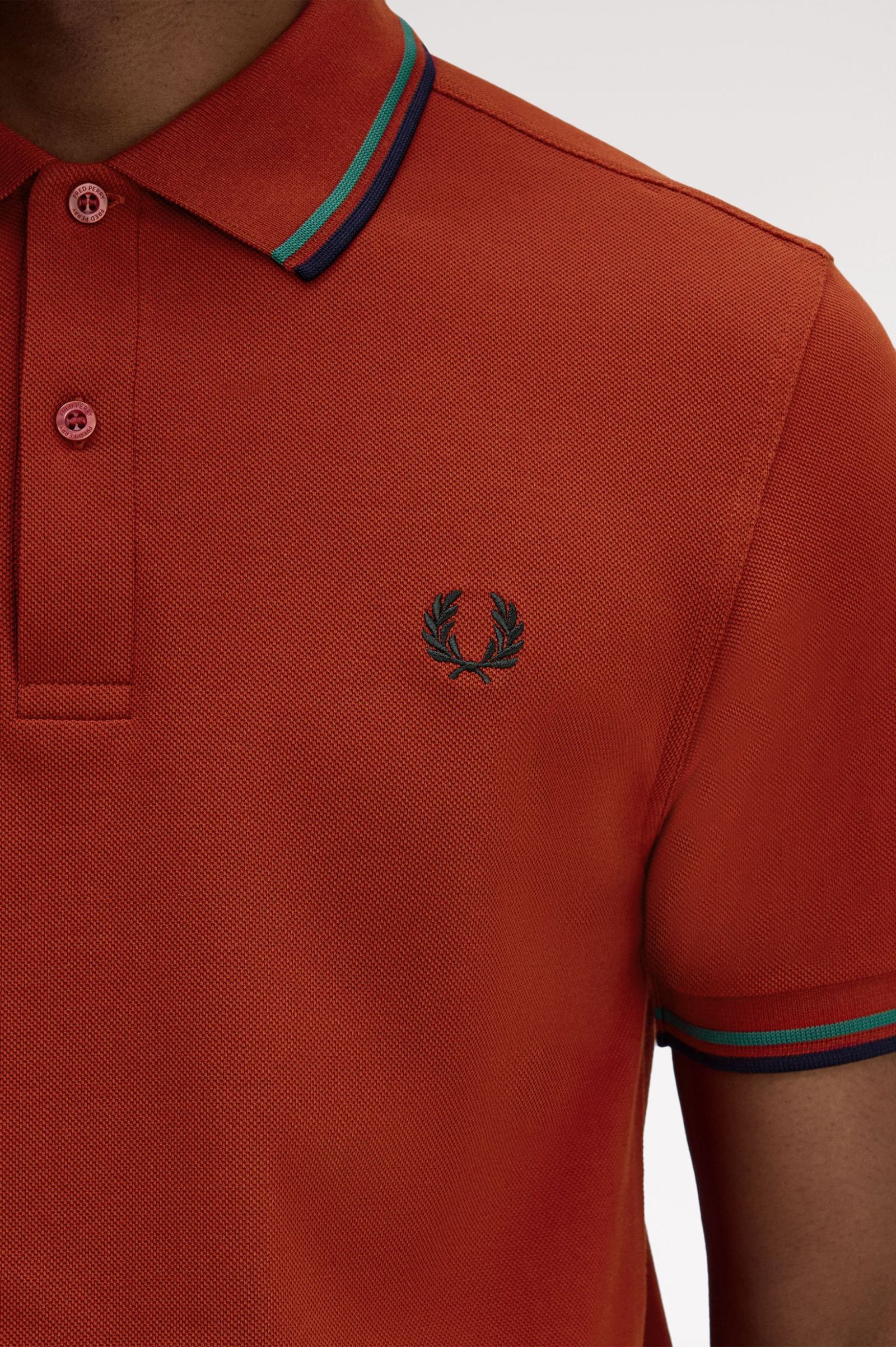 Fred Perry Polo Navy / Cinnamon – DeadRockers