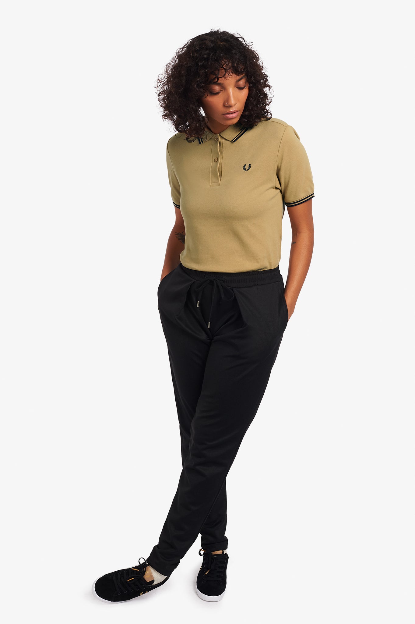 Fred Perry Polo Shirt Desert Sand // Black – DeadRockers